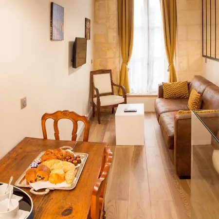 Appartement Duplex Climatisé En Hyper Centre De *